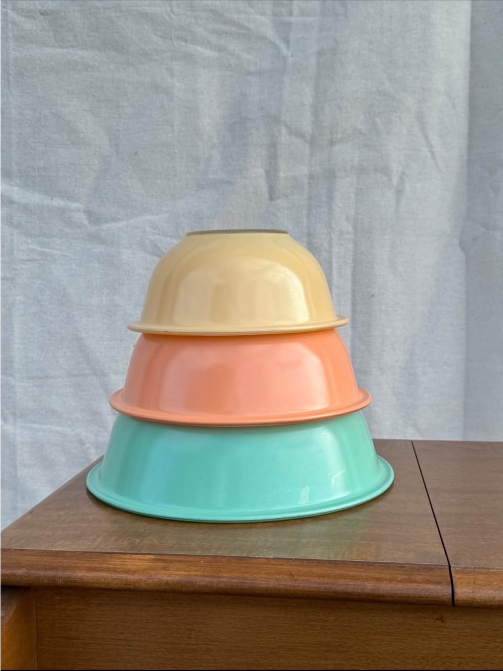 Pyrex mixing bowls vintage set of three
